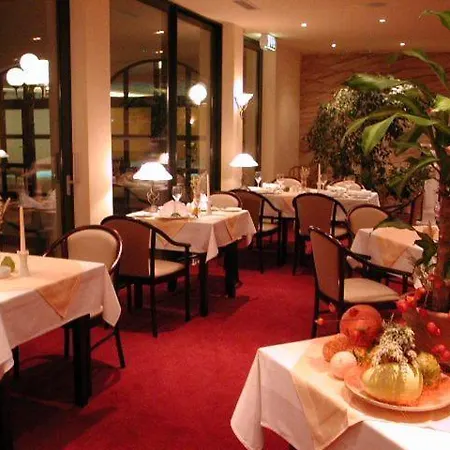 巴尼鲁姆高级酒店 酒店 奎德林堡