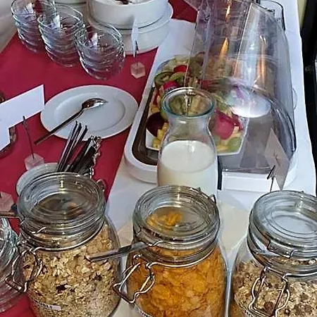 巴尼鲁姆高级酒店 酒店