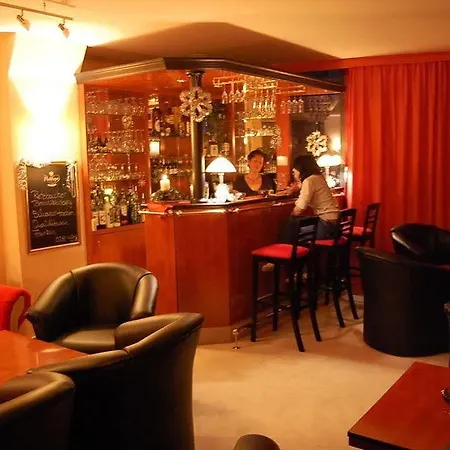 巴尼鲁姆高级酒店 酒店